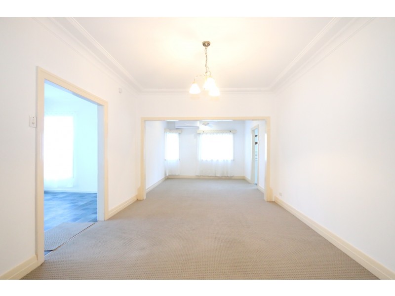 136 Jesmond Rd, Indooroopilly QLD 4068