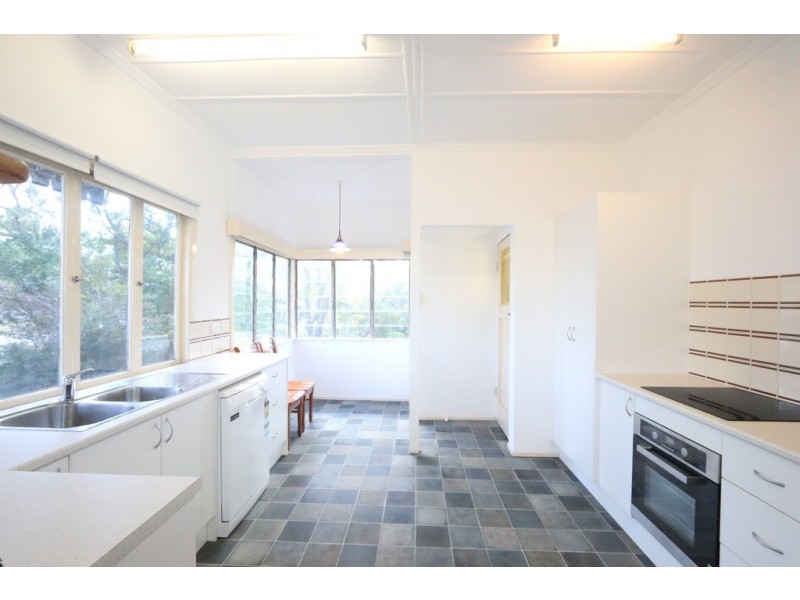 136 Jesmond Rd, Indooroopilly QLD 4068