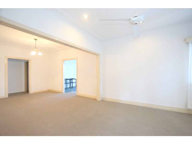 136 Jesmond Rd, Indooroopilly QLD 4068