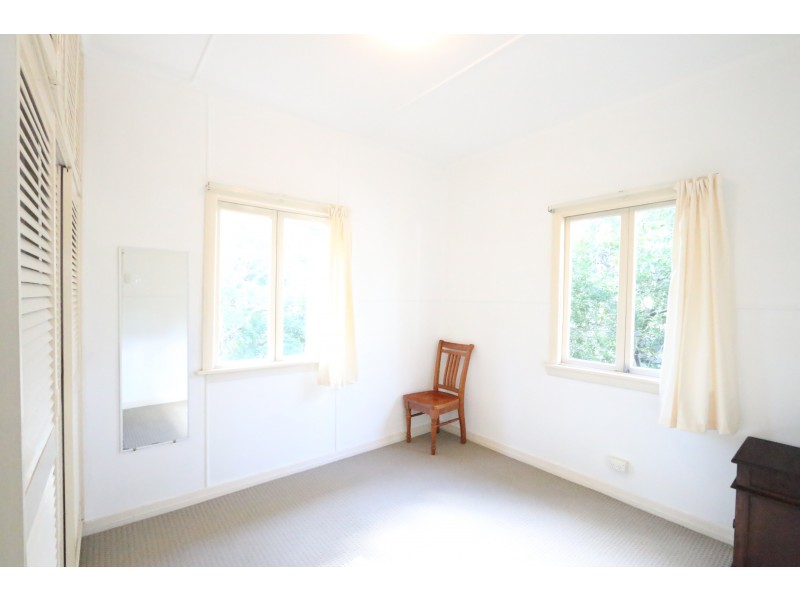 136 Jesmond Rd, Indooroopilly QLD 4068