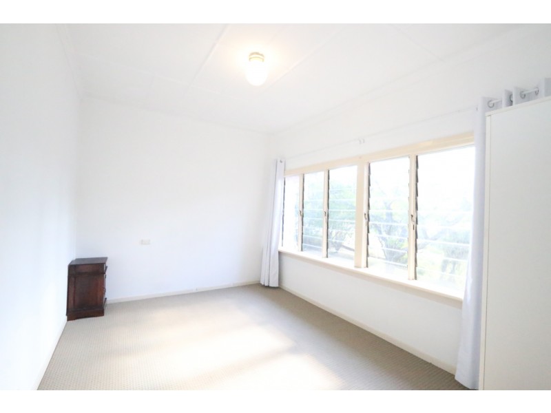 136 Jesmond Rd, Indooroopilly QLD 4068