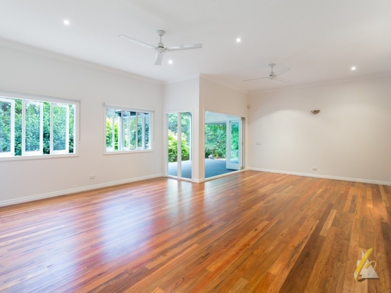 24 Burbong Street, Chapel Hill QLD 4069