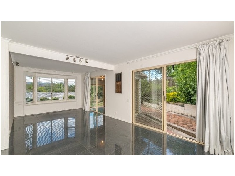 10 Roxburgh Street, Kenmore QLD 4069
