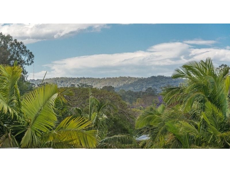 10 Roxburgh Street, Kenmore QLD 4069
