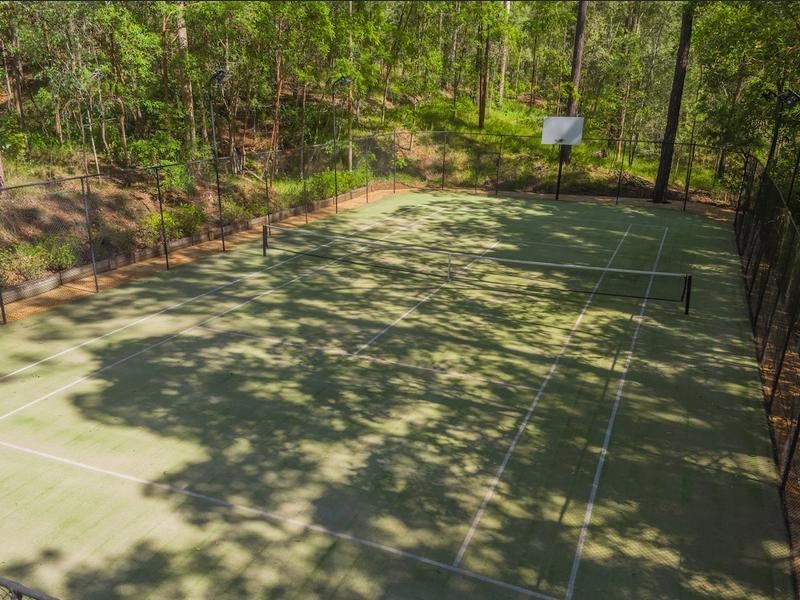 109 Tinarra Crecent, Kenmore Hills QLD 4069