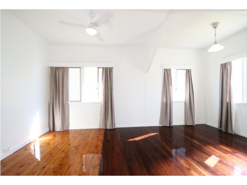 32 Chapman Street, Chapel Hill QLD 4069