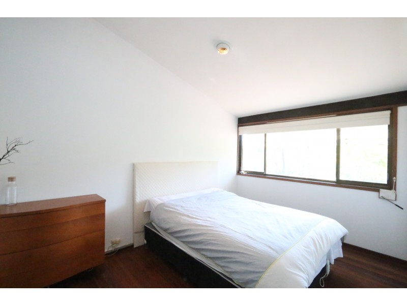 21 Akuna Street, Kenmore QLD 4069