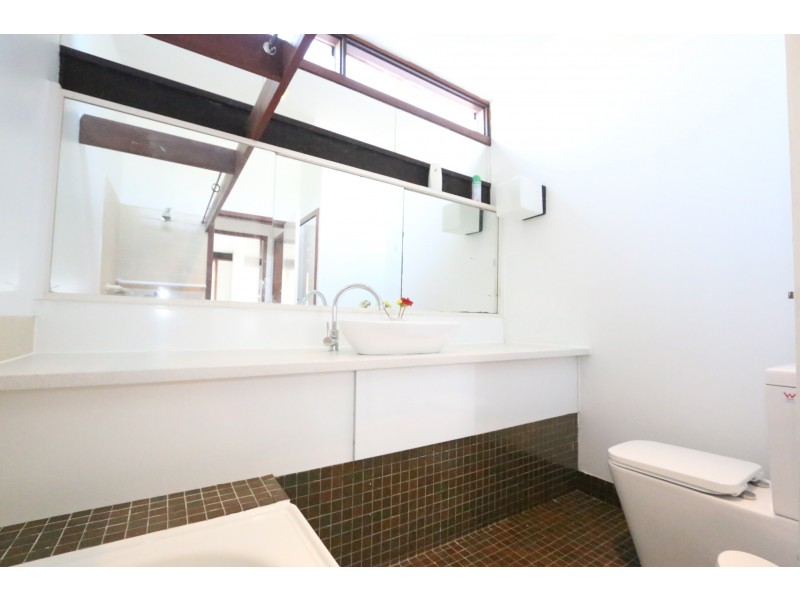 21 Akuna Street, Kenmore QLD 4069