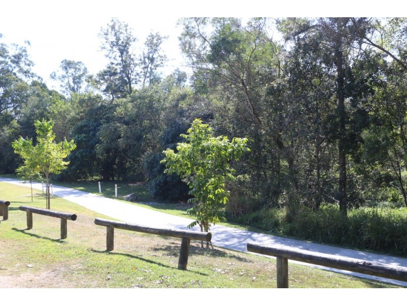 21 Akuna Street, Kenmore QLD 4069