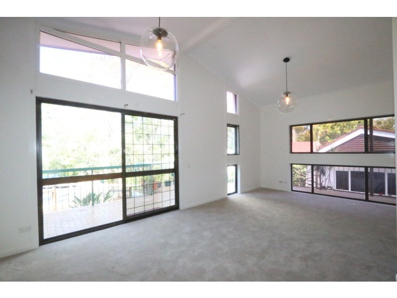 22 Moondarra Street, Chapel Hill QLD 4069