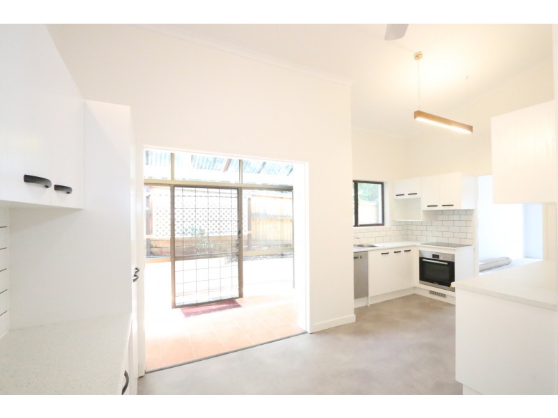 22 Moondarra Street, Chapel Hill QLD 4069