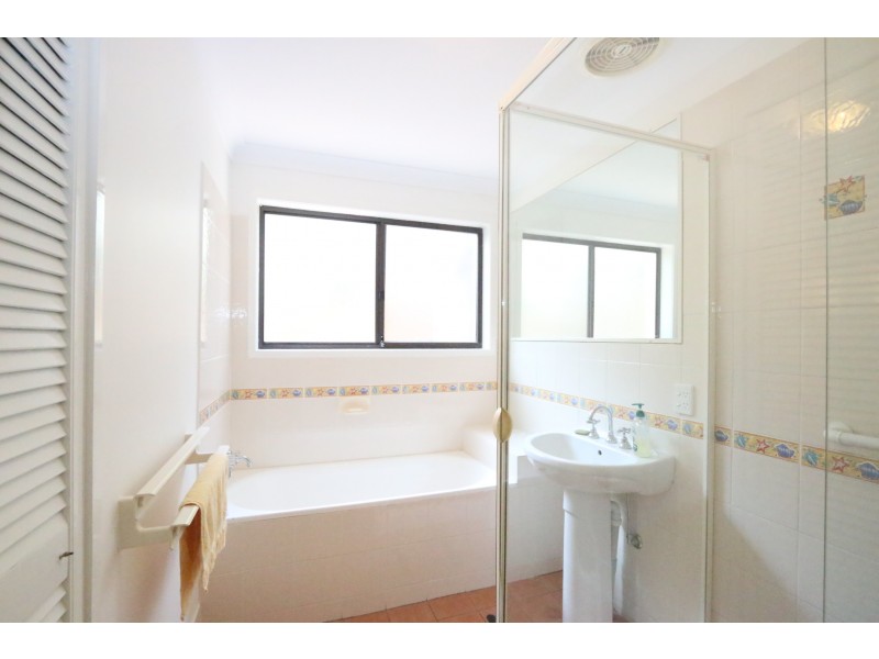 22 Moondarra Street, Chapel Hill QLD 4069