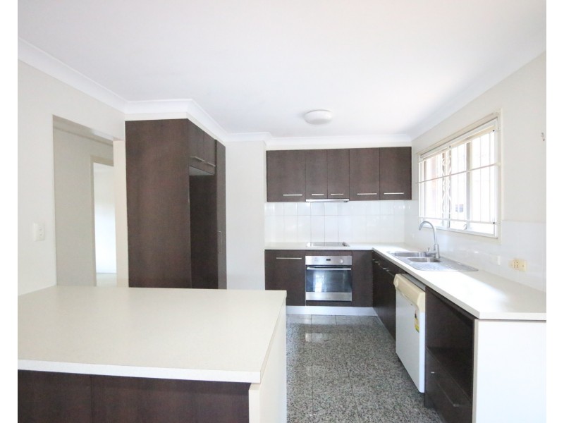 36 Clarina Street, Chapel Hill QLD 4069