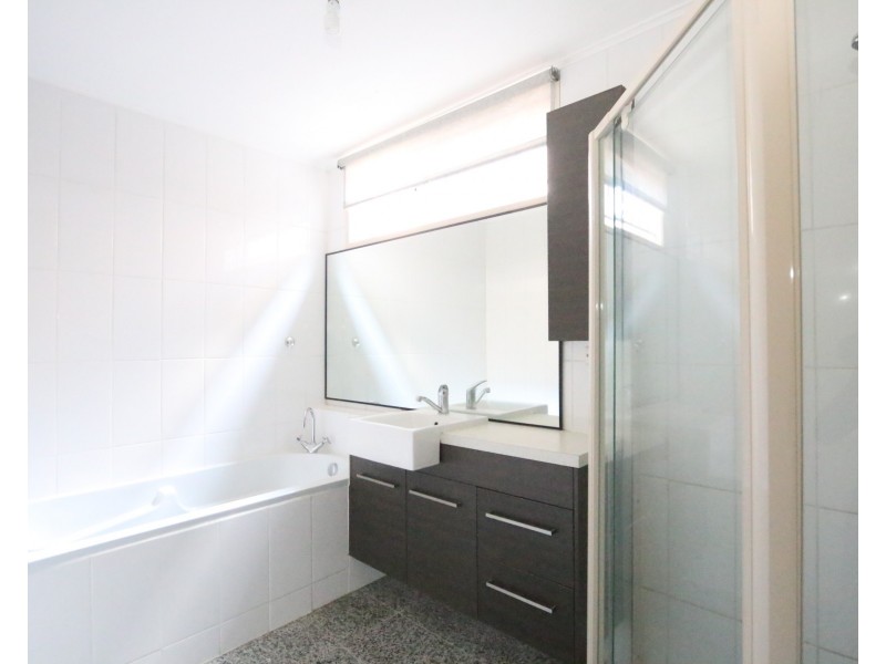 36 Clarina Street, Chapel Hill QLD 4069