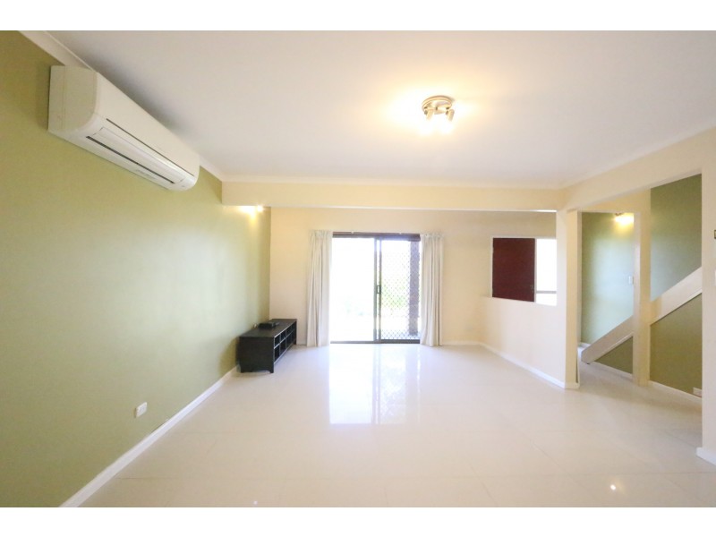 9 Stralock Street, Chapel Hill QLD 4069