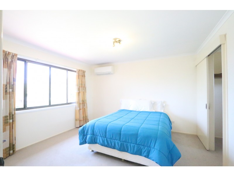 9 Stralock Street, Chapel Hill QLD 4069