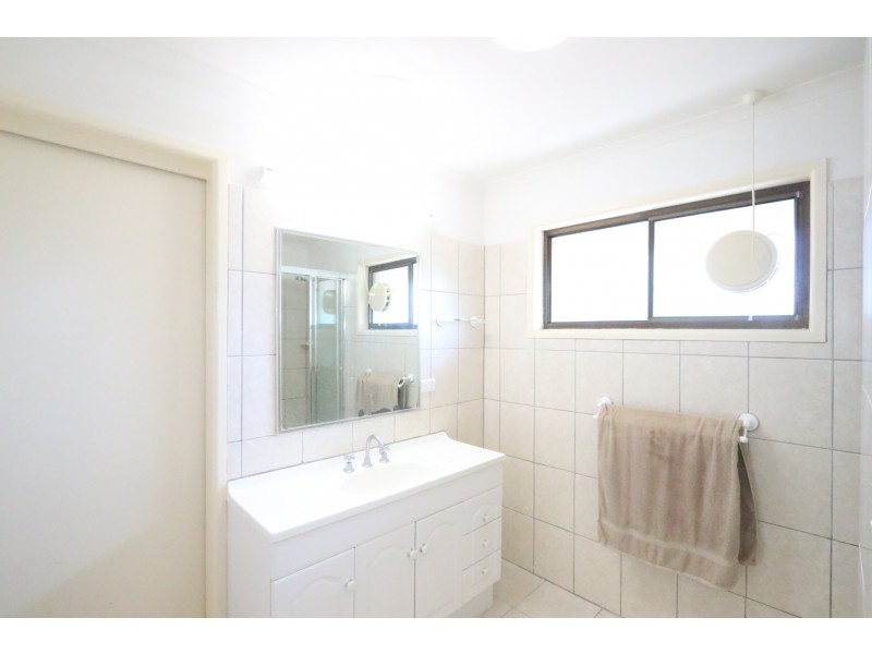 9 Stralock Street, Chapel Hill QLD 4069