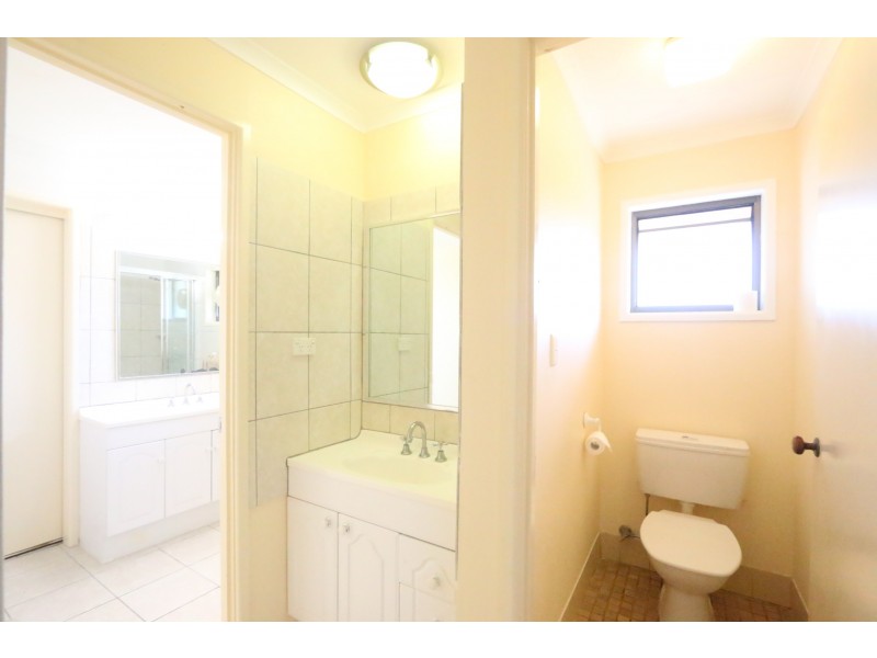 9 Stralock Street, Chapel Hill QLD 4069