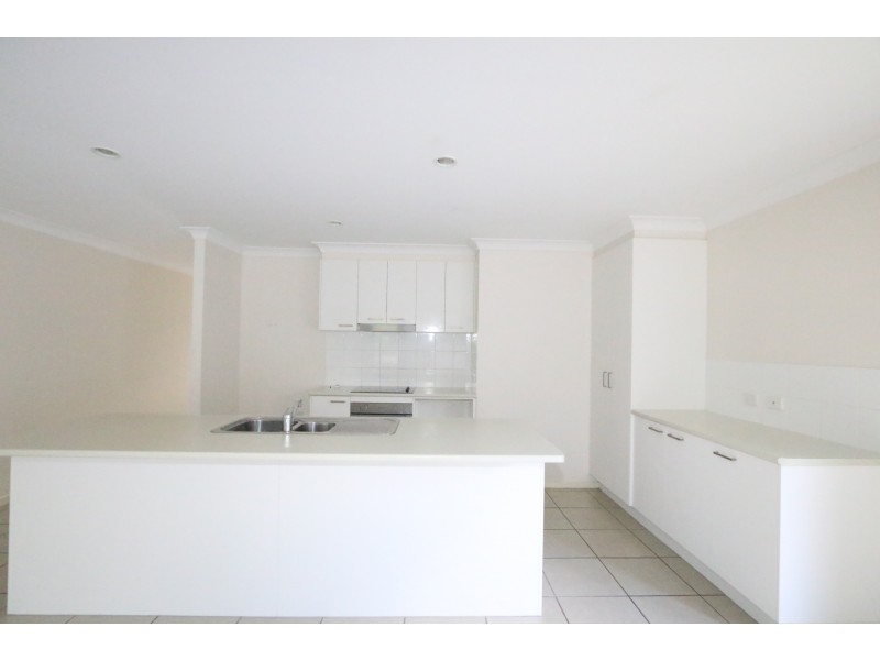 4 Patricius Place, Augustine Heights QLD 4300