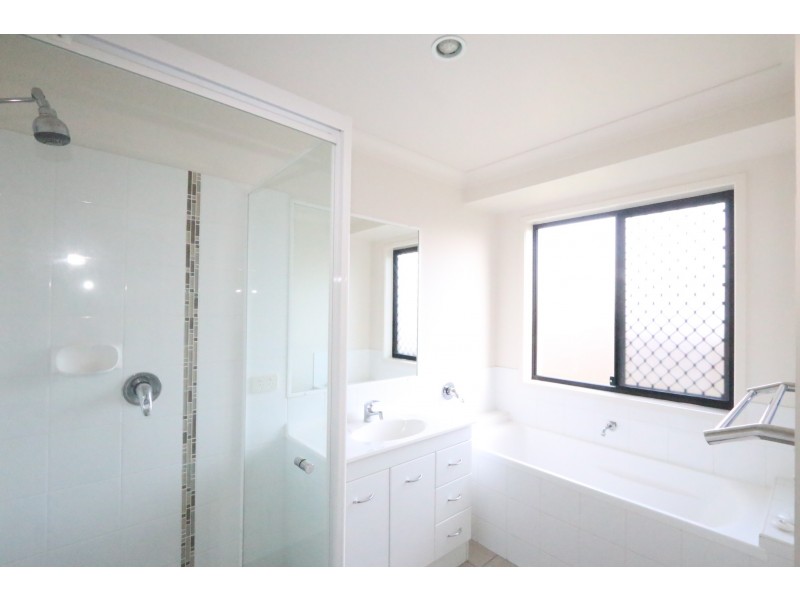 4 Patricius Place, Augustine Heights QLD 4300