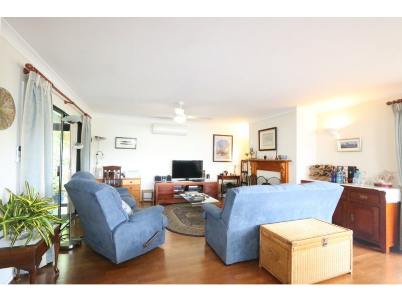 45 Euree Street, Kenmore QLD 4069