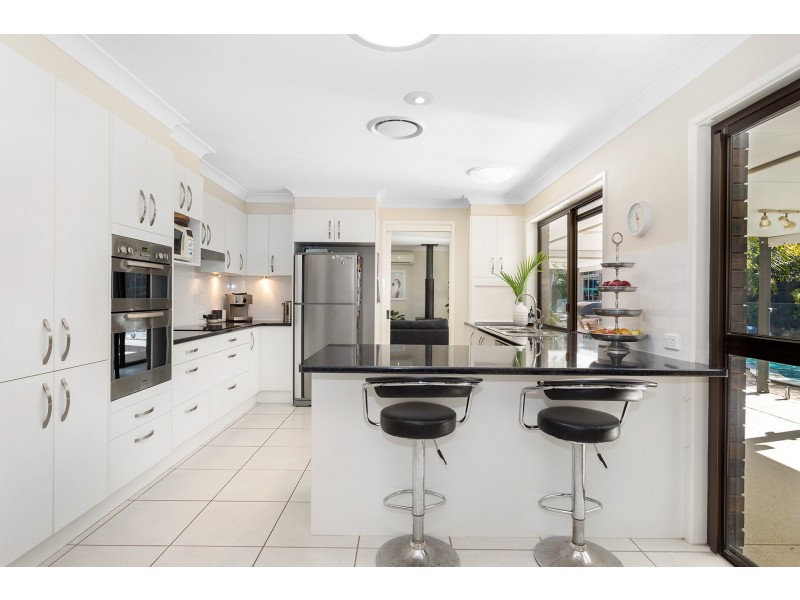 21 Valleybrook Street, Kenmore Hills QLD 4069