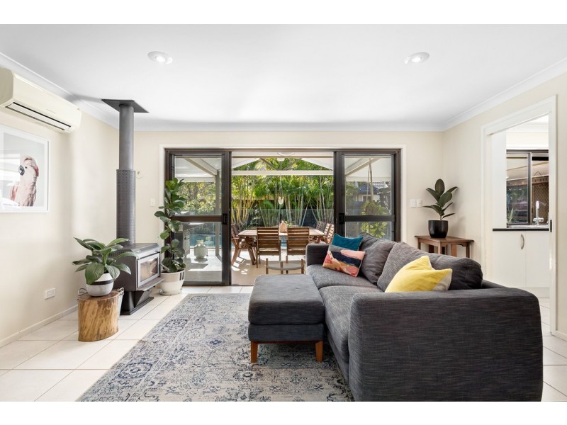 21 Valleybrook Street, Kenmore Hills QLD 4069