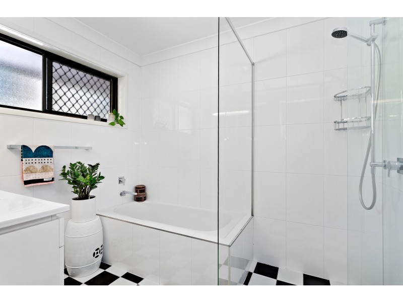 21 Valleybrook Street, Kenmore Hills QLD 4069