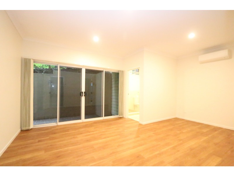 23 Kenton Street, Chapel Hill QLD 4069