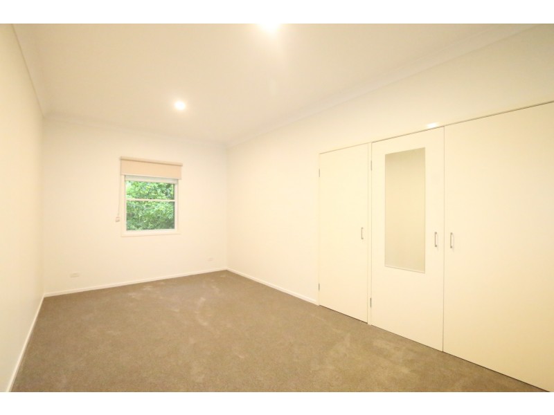 23 Kenton Street, Chapel Hill QLD 4069