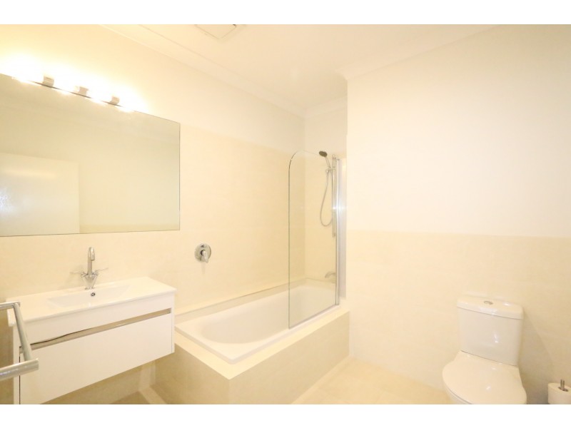 23 Kenton Street, Chapel Hill QLD 4069