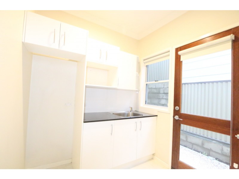 23 Kenton Street, Chapel Hill QLD 4069