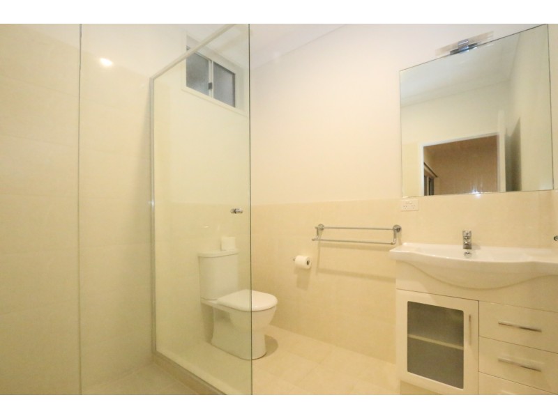 23 Kenton Street, Chapel Hill QLD 4069