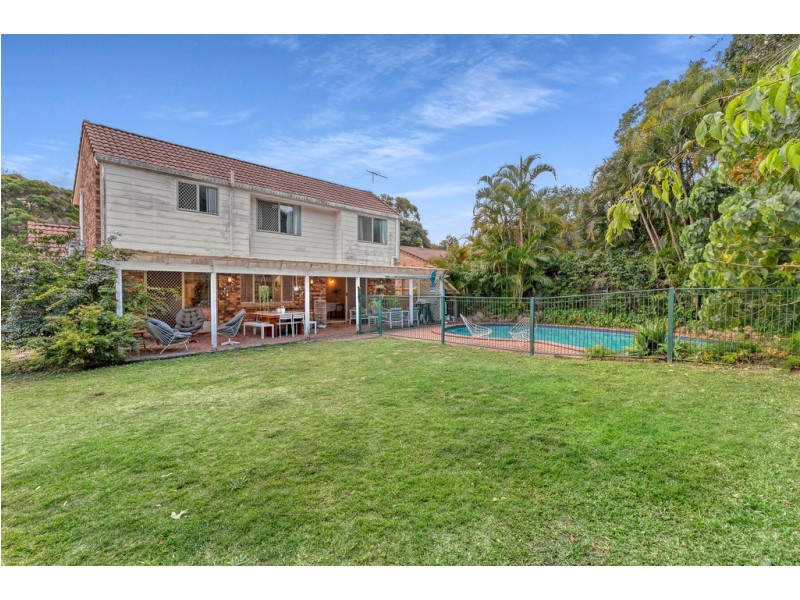 27 Tangmere Street, Chapel Hill QLD 4069