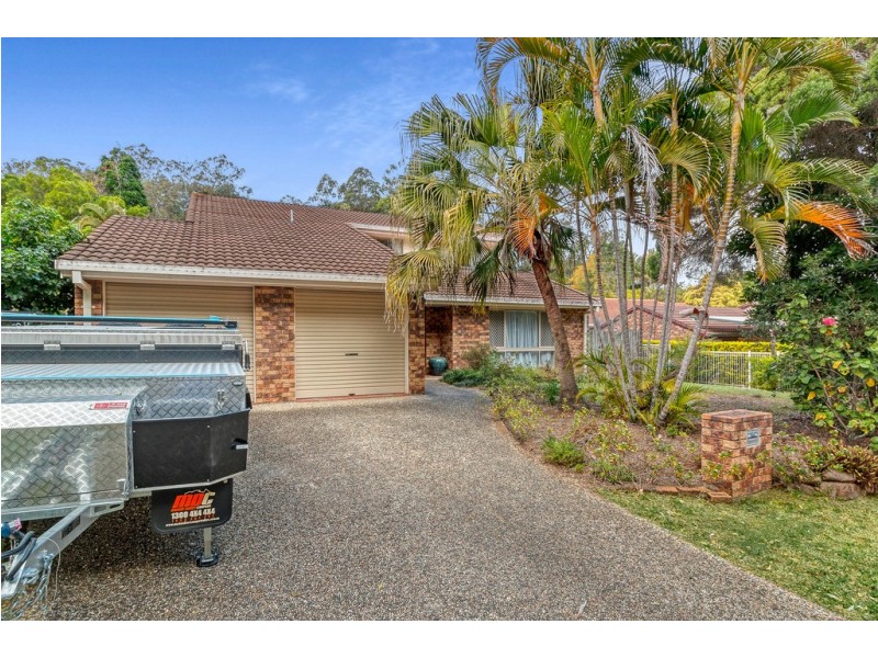 27 Tangmere Street, Chapel Hill QLD 4069
