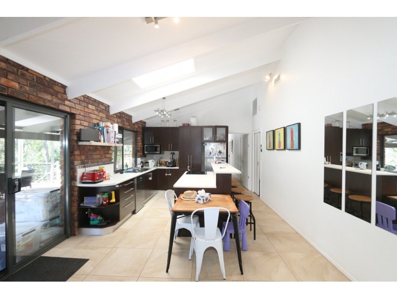 201 Grandview Road, Pullenvale QLD 4069
