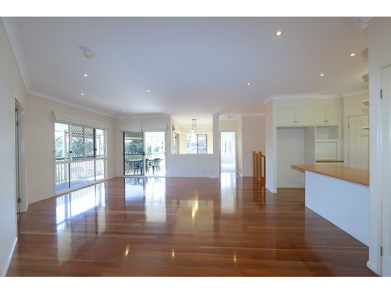 7 Amadeus Place, Westlake QLD 4074