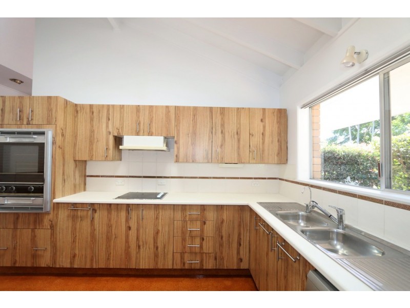 90 Essendon Road, Anstead QLD 4070