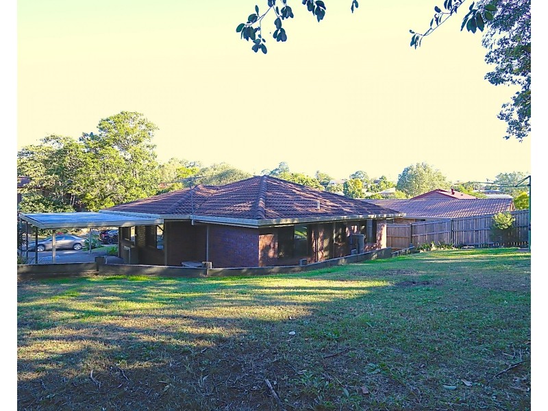 31 Wyndarra Street, Kenmore QLD 4069