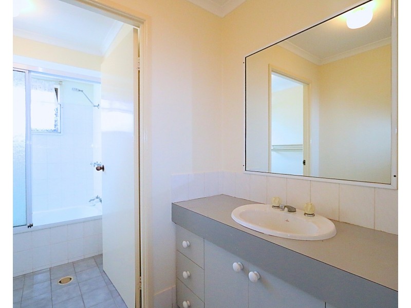 31 Wyndarra Street, Kenmore QLD 4069