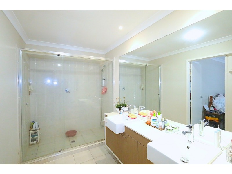 33 Parkview Drive, Springfield Lakes QLD 4300