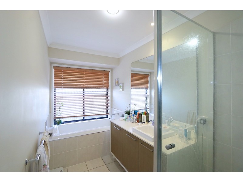 33 Parkview Drive, Springfield Lakes QLD 4300