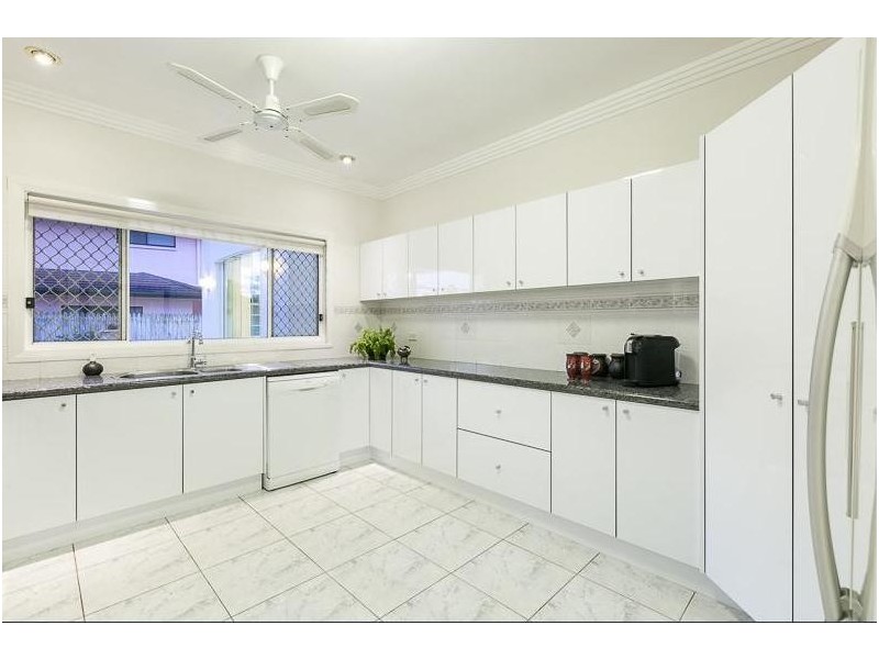 32 Newell Place, Westlake QLD 4074