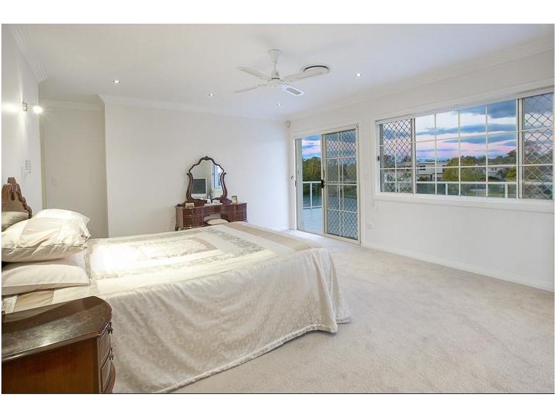 32 Newell Place, Westlake QLD 4074