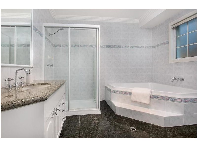 32 Newell Place, Westlake QLD 4074