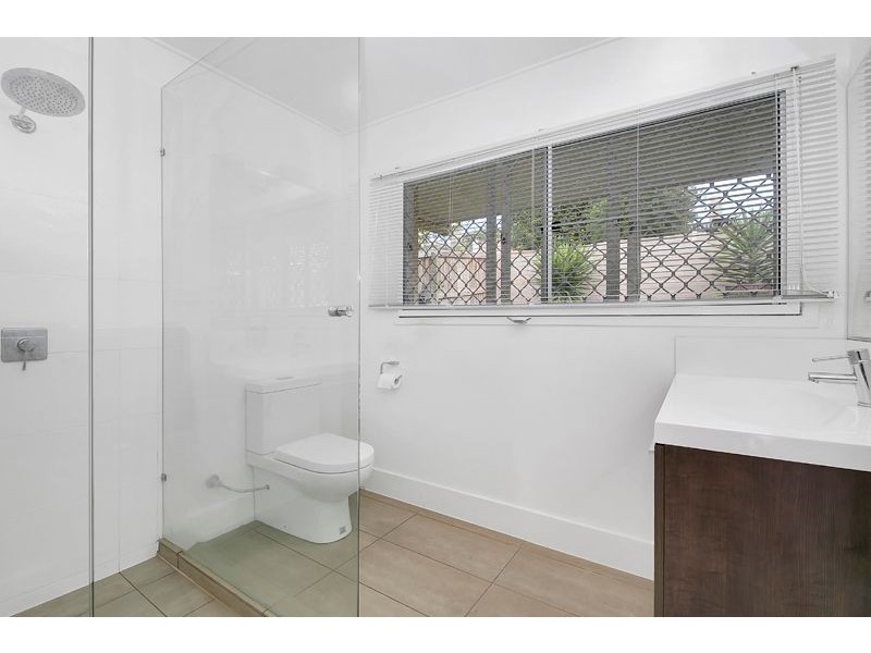 41 Trenton Street, Kenmore QLD 4069