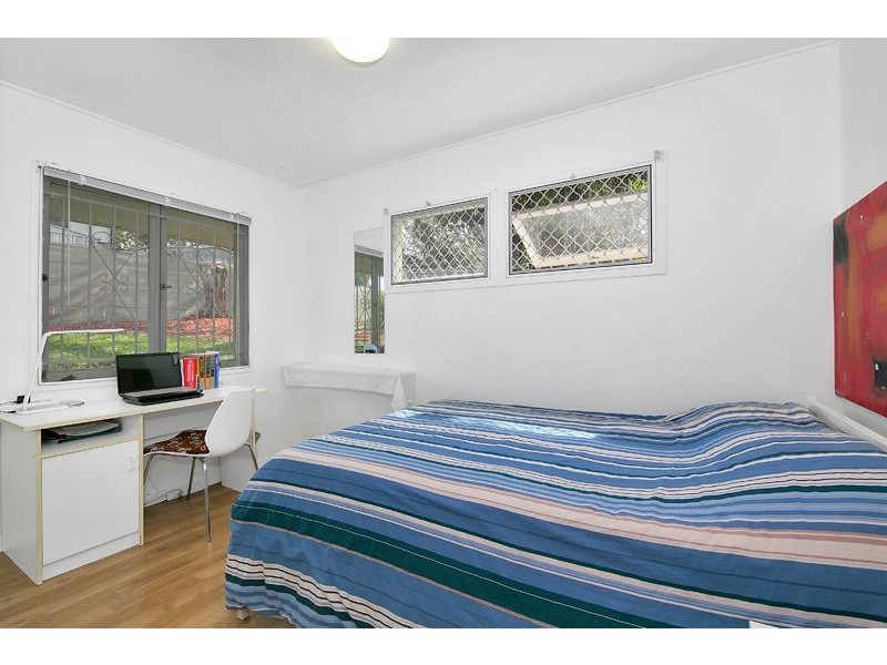 41 Trenton Street, Kenmore QLD 4069