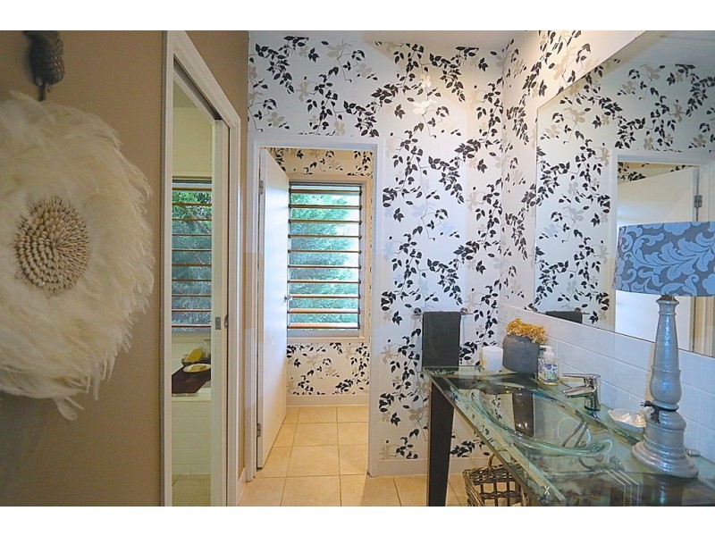 199 Moons Lane, Brookfield QLD 4069