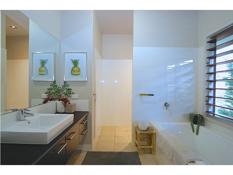 199 Moons Lane, Brookfield QLD 4069