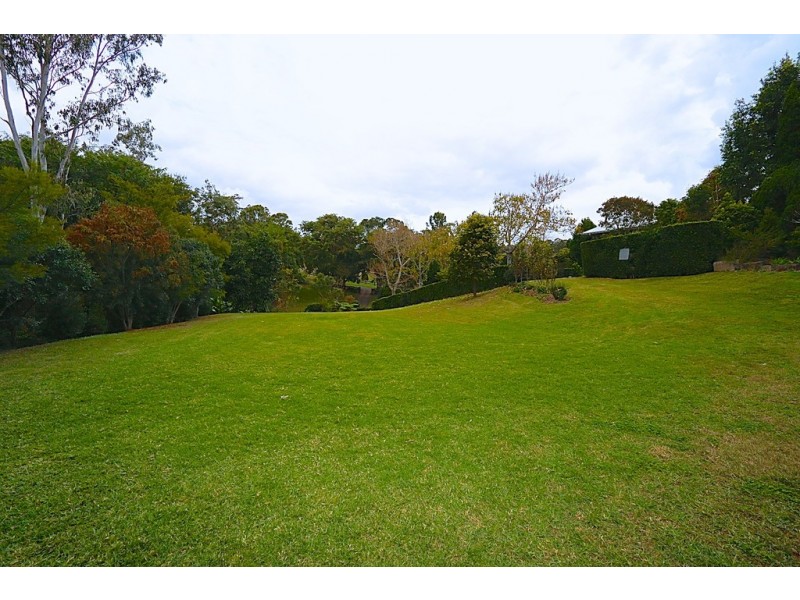 199 Moons Lane, Brookfield QLD 4069